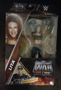 WWE Elite Monday Night War WWE vs WCW Series 5 LITA Wrestling Figure NUOVO senza BAF - Foto 1 di 2