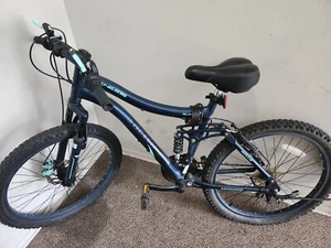 mountain bike genesis 24"bella light blue with aluminum - Picture 1 of 2