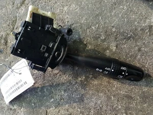 LEVA COMANDO LUCI DEVIOLUCI TOYOTA RAV4 (00-06) D-4D SUV (173648) - Picture 1 of 1