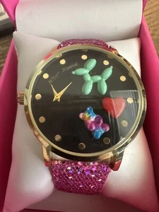 BETSEY JOHNSON BALLON HUND GUMMY BEAR & HERZGLITZER BAND UHR NEU IM KARTON - Bild 1 von 6