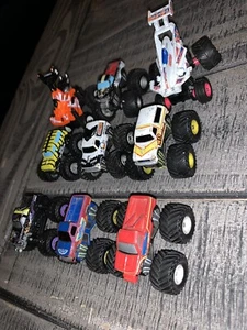 Galoob Micro Machines - Monster Truck Tuff Traxx No Problem Undertaker 1990 Lot - Picture 1 of 9