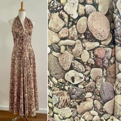 Maxi Vestido Halter Estampado Novedad Guijarro De Colección Años 70 Acanalado Cintura Imperio Mediano Foto 1 de 4