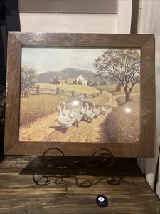 Vintage Kunst Sarnoff Bauernhaus mit Gänsen gerahmte Kunst 20” x 24” - Bild 1 von 10
