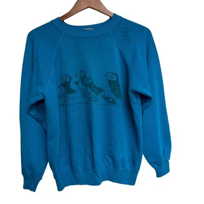Sudadera De Colección Alaska Puffin Corte Cuadrado Cuello Redondo Azul Bien Usada Delgada S/M Foto 1 de 4