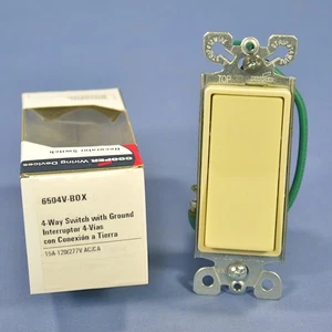 Interruptor de luz de pared basculante decorador Cooper Ivory 4 vías control 15A 120/277V 6504V - Imagen 1 de 6