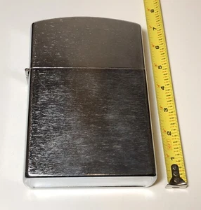 Accendisigari vintage extra large cromato 6,5 x 4,25 funzionante scintille - Foto 1 di 16