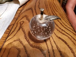 Vintage Apple Shaped Paperweight Art Glass Controlled Bubbles Gold Brass Stem - Picture 1 of 2