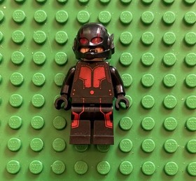 LEGO Hank Pym Minifigure sh0202 Marvel Super Heroes Ant Man 76039