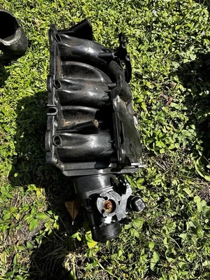 Sea-Doo 2005 RXT 215 发动机进气和中间冷却器 — 第 1/4 张图片