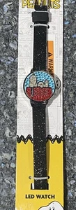 NEU! Peanuts Snoopy Uhr LED leuchtet mit versteckter Zeit Glitzer und Bling Watch - Bild 1 von 5