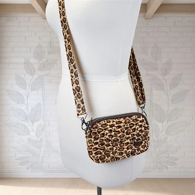 ❤️ Bolso Bandolera Convertible Lug Coupe Leopardo Marrón RFID Foto 1 de 4
