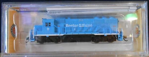 Bachmann N scale EMD GP40 diesel locomotive Boston &Maine #313 - ships free - Picture 1 of 3