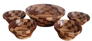 Set insalatiera in legno tornito a mano segmentata motivo geometrico di David P. Sauer - Foto 1 di 7