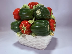 Cesta blanca de cerámica vintage *chip* ISCO Japón con decoración de tomates de pimientos verdes - Imagen 1 de 11