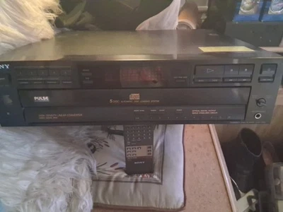 Sony 5-Disc Carousel System CD Player CDP-C515, Works GREAT W/Remote - Image 1 of 4