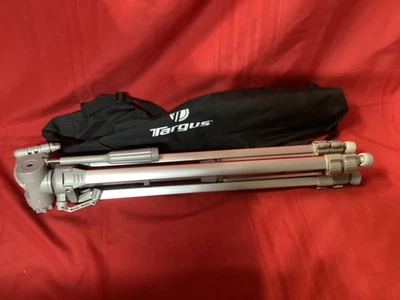 Targus TGT-66TR Folding Gray Aluminum Camera Tripod / Storage Bag - Image 1 of 4