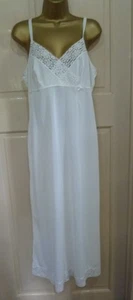 VINTAGE 60S-70S ST MICHAEL PRETTY WHITE SILKY NYLON LONG NIGHTDRESS SZ 12-14 - Picture 1 of 8