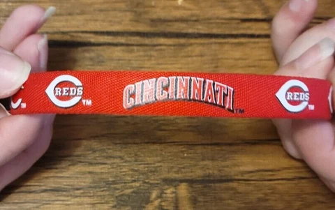 Cincinnati Reds Fan Bracelets (2 Pack) Cover