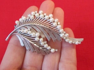 Large Vintage Crown Trifari Silver Tone Faux Pearl Leaf/Feather Pin Brooch - Picture 1 of 5