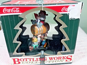 Coca-Cola Ornamento "Bottleing Works Collezione IOB - Foto 1 di 4