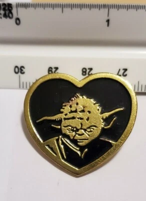 Star Wars Gold tone & black Variaty Yoda Heart Pin Feel the force - Image 1 of 2