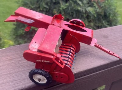 Vintage TruScale 1/16 Hay Baler Pressed Steel Red IH Works Nicely! - Image 1 of 4