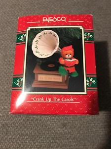 ENESCO CHRISTMAS ORNAMENT: LUCY & ME: CRANK UP THE CAROLS OLD FASHIONED STEREO - Picture 1 of 8
