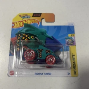 Hot Wheels 2024 Netflix Let’s Race Piranha Terror Hw Mega Bits - Foto 1 di 2
