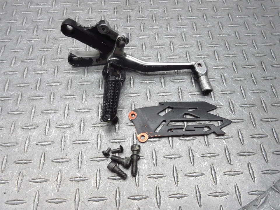 2001 01-02 Suzuki GSXR 1000 GSXR1000 juego trasero izquierdo palanca de cambios soporte de clavija de pie Foto 1 de 4