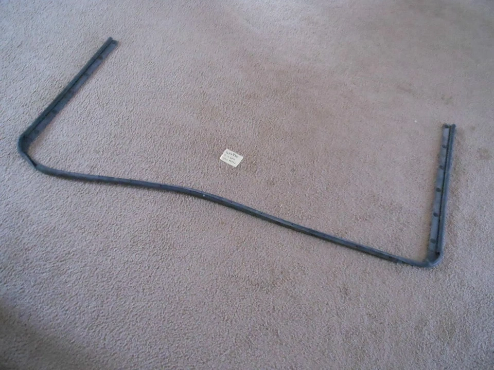 15 16 17 Chrysler 200 capó sello de resistencia 68144970AB 2015 2016 2017 Foto 1 de 1