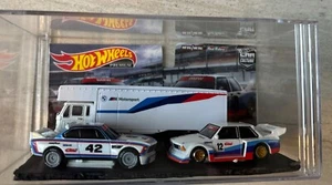 Hot Wheels BMW 3.0 CSL & 320 TEAM DISPLAY BOX personalizzato Hobbs Redman & Team Truck - Foto 1 di 12