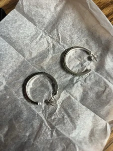 Avon Birthstone Hoop Earings August - Picture 1 of 3