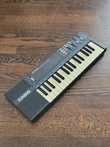 Tastiera elettronica Casio PT-100 VINTAGE - vedi foto - TESTATA E FUNZIONANTE  - Foto 1 di 7