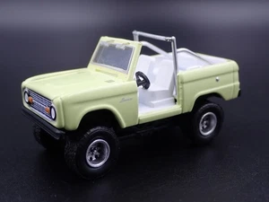 1967 67 FORD BRONCO 4X4 fuori Strada Giallo 1:64 Scala da Collezione Modellino - Foto 1 di 8