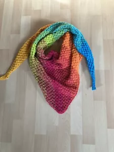 Schultertuch-Schal-Dreieckstuch/hellorange/rot/grün/türkis/handgestrickt /Neu - Bild 1 von 3