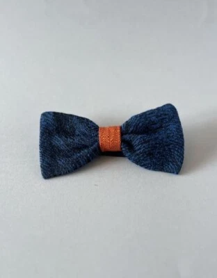 Papillon artigianale fatto a mano color blu in cotone con occhiello arancio 473 - Immagine 1 di 2