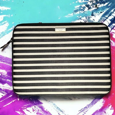 Estuche para portátil Kate Spade New York náutico a rayas blancas y negras - Raina Foto 1 de 4