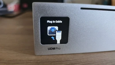 Ubiquiti Networks 10G SFP+ Enterprise Gateway and Network Appliance (UDM-PRO) Foto 1 de 4