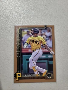 2025 Topps Series 1 Gold /2025 Andrew McCutchen #42 Pirates NM Free Shipping - Picture 1 of 2