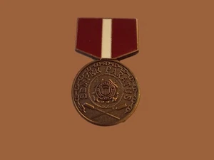 U.S COAST GUARD GOOD CONDUCT MEDAL HAT LAPEL PIN MINIATURE SIZE NEW - Picture 1 of 4