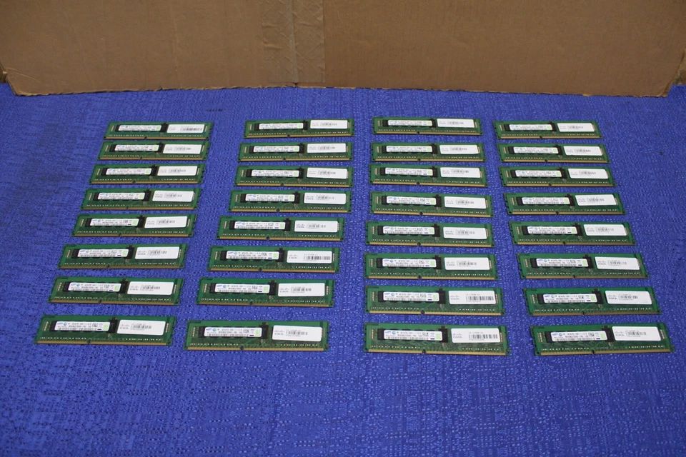 Lot of 32 Samsung 4GB 1Rx4 PC3L-12800R M393B5270DH0 RAM - Image 1 of 4