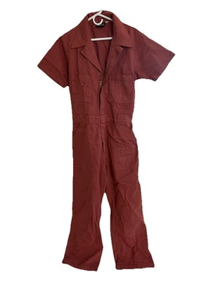 Mono Big Bud Press para mujer talla grande rojo tierra manga corta Foto 1 de 4