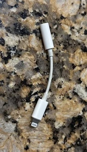 Apple Lightning to 3.5 mm Headphone Jack Adapter - White - Zdjęcie 1 z 1