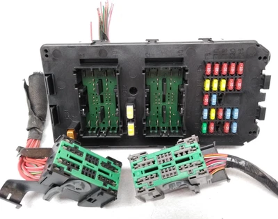 Módulo de carrocería de caja de fusibles interior Commander 56050593AB Jeep 2006-2010 Cherokee E63 Foto 1 de 4