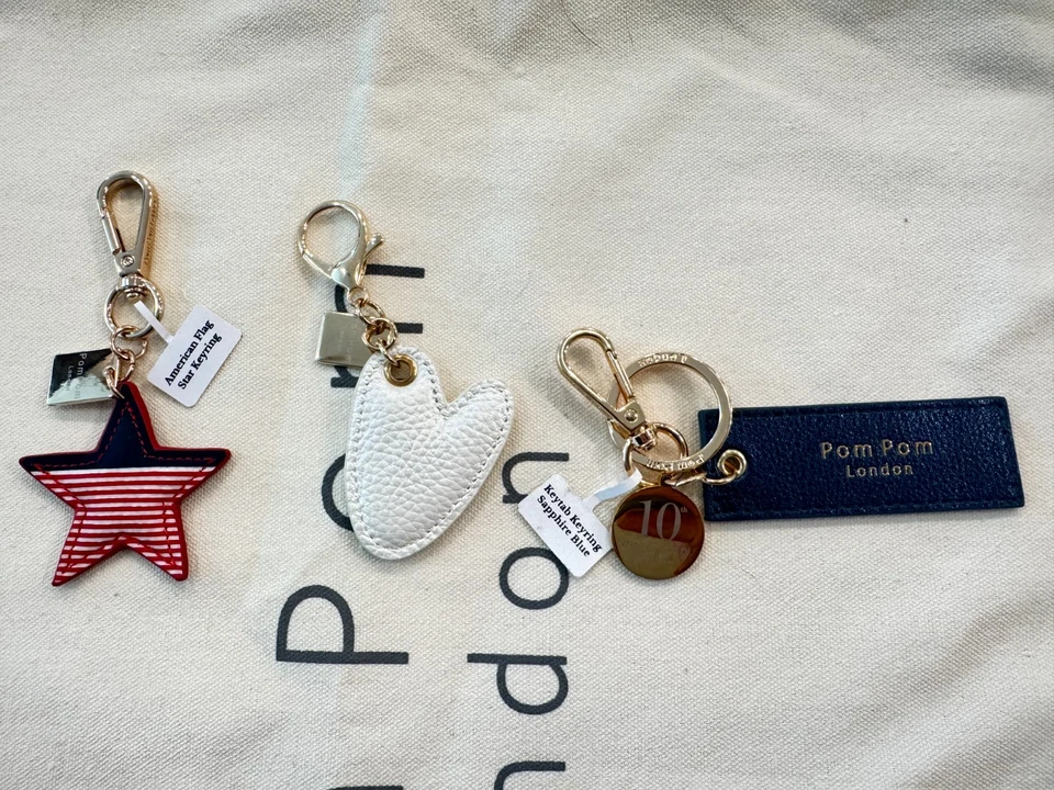 Pom Pom London Elección de Estrella, Corazón o Zafiro Aniversario Pestaña.  Foto 1 de 1