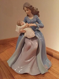 Gorgeous Porcelain Mother & Child Baby 9 1/2" Figurine Statue Blue White Lialic - Picture 1 of 11