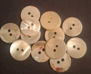 10 Perlmutt Knöpfe weiß/beige schimmernd, Set, ca. 17,8 mm, Konvolut, 28" - Bild 1 von 1