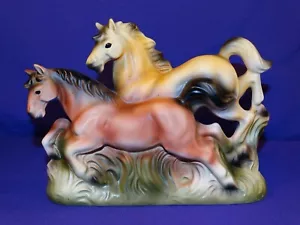 VINTAGE BETSON'S KERAMIK PFERDE LAUFEN ZUSAMMEN NEBENEINANDER FIGUREN STATUE - Bild 1 von 8