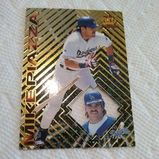 Mike Piazza 1997 Pacific PRISM INVINCIBLE #115 Los Angeles Dodgers