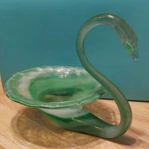 Vintage grün, weiß mundgeblasen Glas Schwan Schale Schale MCM Kunstglas Mid Century - Bild 1 von 2